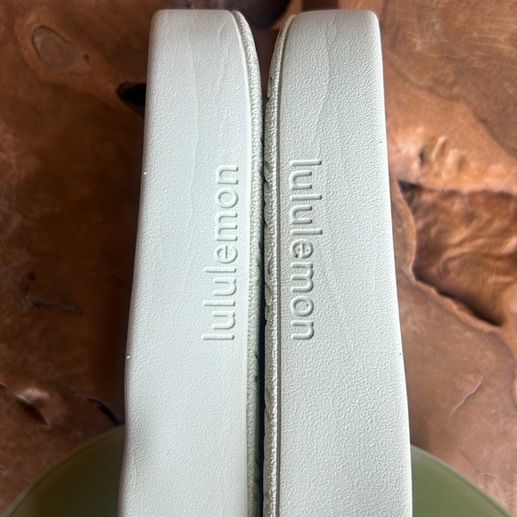Lululemon Restfeel Slide Recovery Sandals in Kohlrabi Green Size 8 EU 39 - Picture 5 of 16